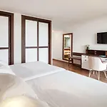 Hotel H10 Princess 4*